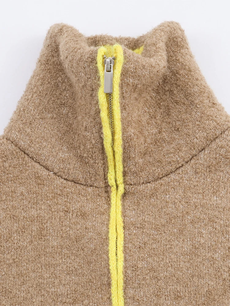 Veste cardigan courte en maille Teddy bicolor avec zip